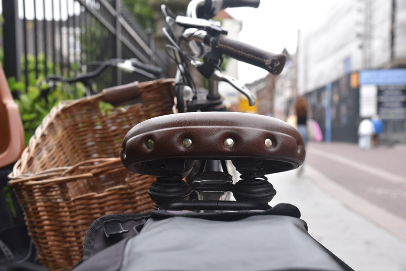 Selle de vélo en cuir marron 