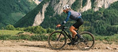 Comment choisir son Gravel : l’aventure au féminin en 2026